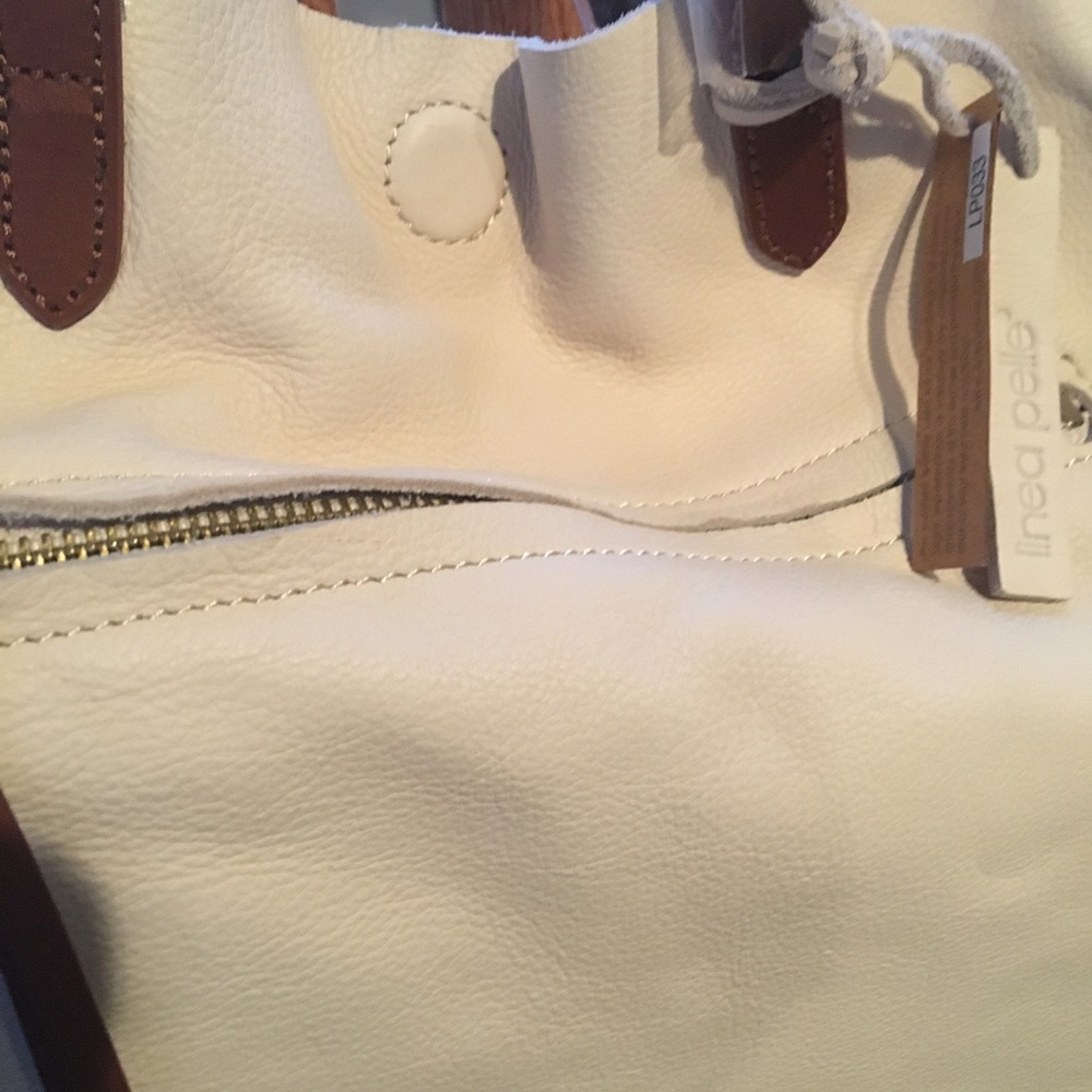 NWT Linea Pelle Cream Leather Tote W Stud Detail & Crossbody - Picture 5 of 15